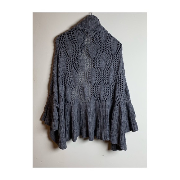 MASON GREY 3/4 SLEEVE SHAWL - Picture 2 of 3